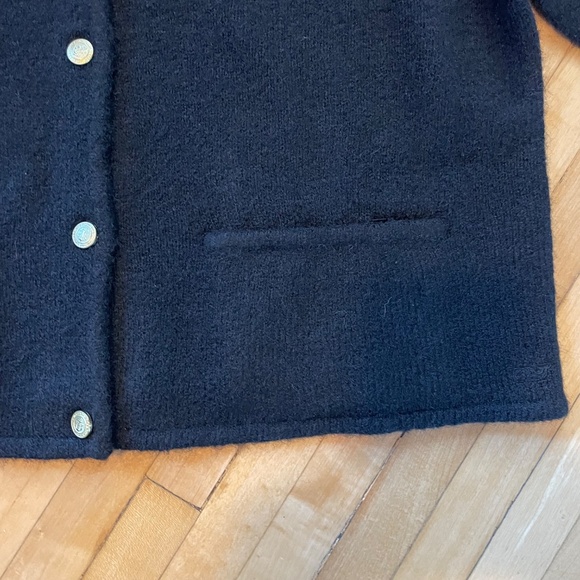 VINEYARD VINES NWT Sweater Knit Lady Jacket Gold Logo Buttons Boxy Fit Preppy - Picture 4 of 12